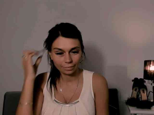 FreyaHoney webcam