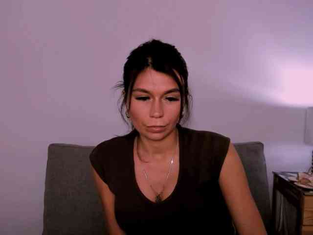 FreyaHoney webcam
