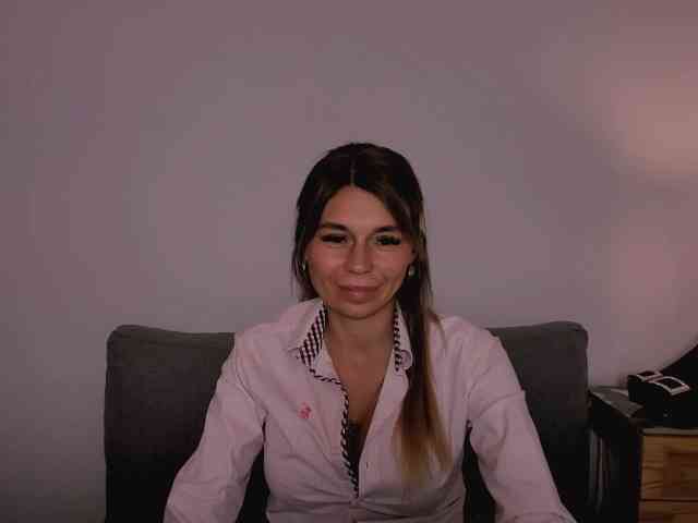 FreyaHoney webcam