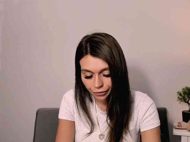 FreyaHoney webcam