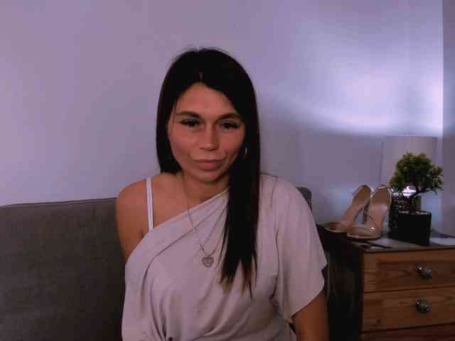 FreyaHoney webcam