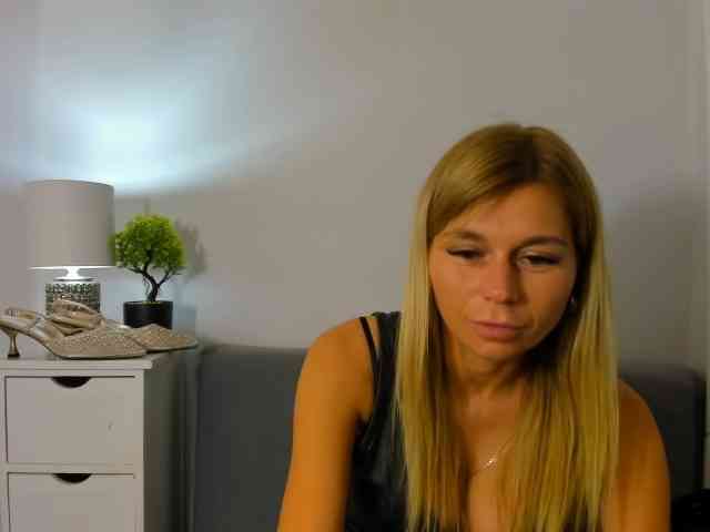 FreyaHoney's webcam live show