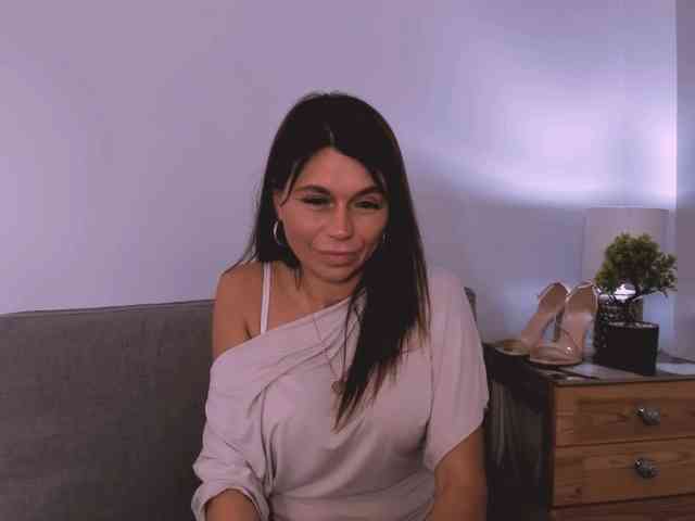 FreyaHoney webcam