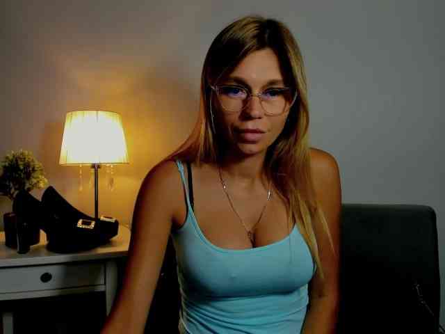 FreyaHoney webcam