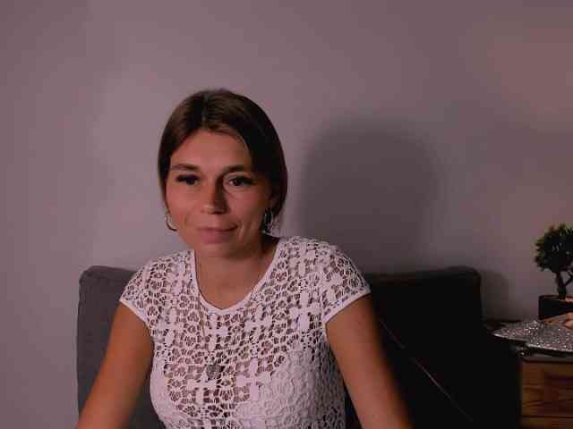 FreyaHoney webcam