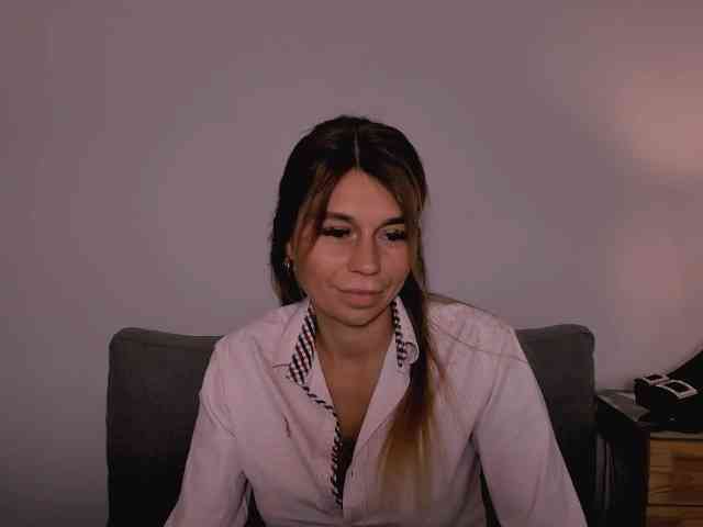 FreyaHoney webcam