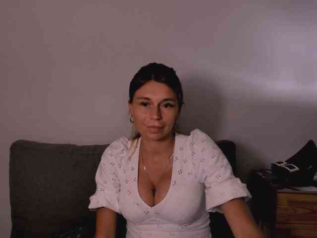 FreyaHoney webcam