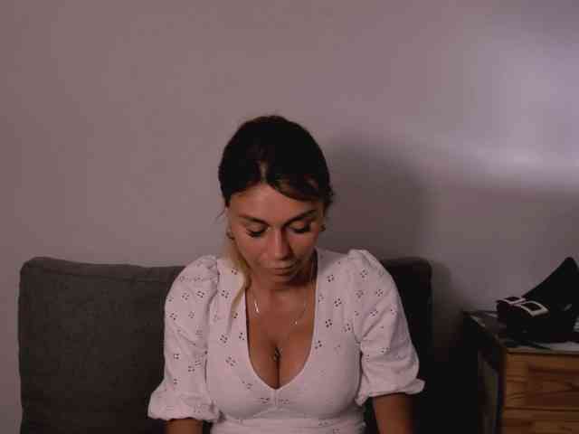 FreyaHoney webcam