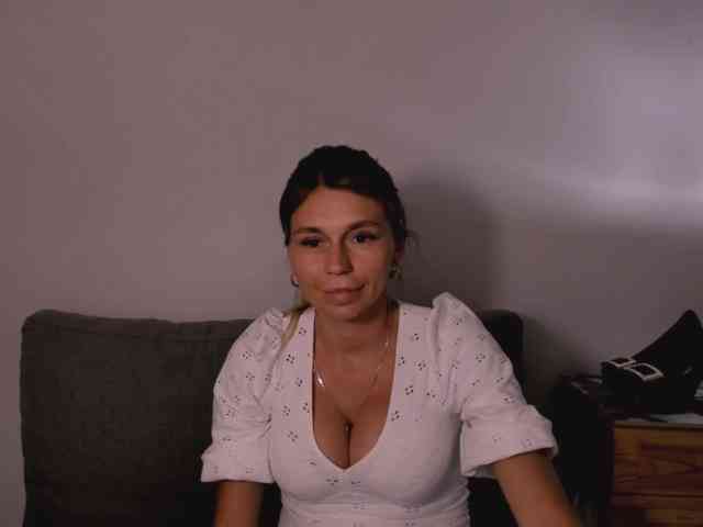 FreyaHoney webcam