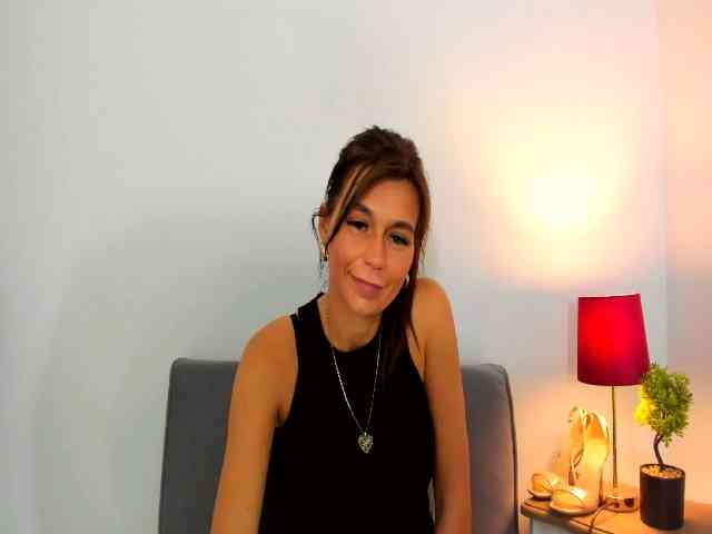 FreyaHoney webcam