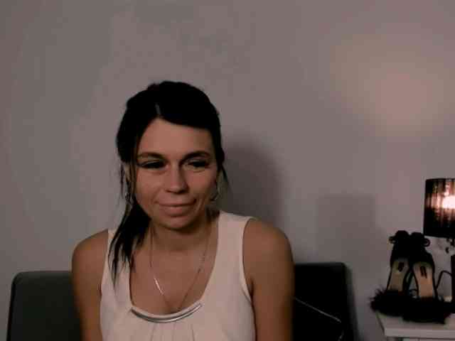 FreyaHoney webcam