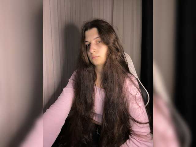 Plutonyashka live cam on BongaCams