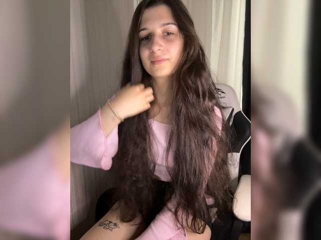Plutonyashka live cam on BongaCams