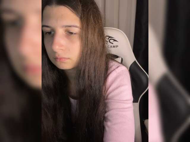 Plutonyashka live webcam show