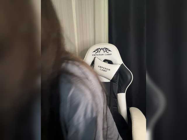 Plutonyashka live cam on BongaCams