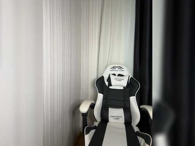 Plutonyashka live cam on BongaCams