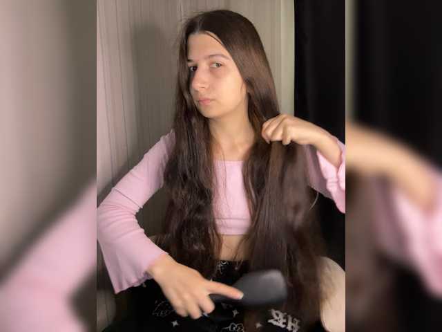 Plutonyashka live cam on BongaCams