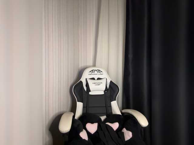 Plutonyashka live cam on BongaCams