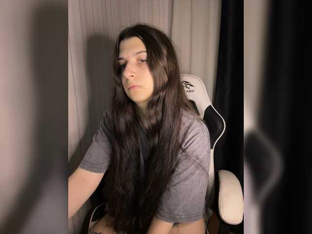 Plutonyashka live cam on BongaCams