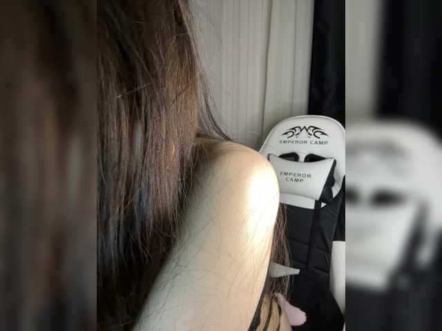 Plutonyashka live cam on BongaCams