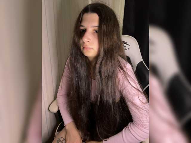 Plutonyashka live cam on BongaCams