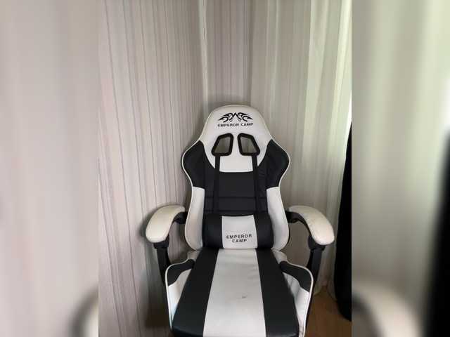 Plutonyashka live cam on BongaCams
