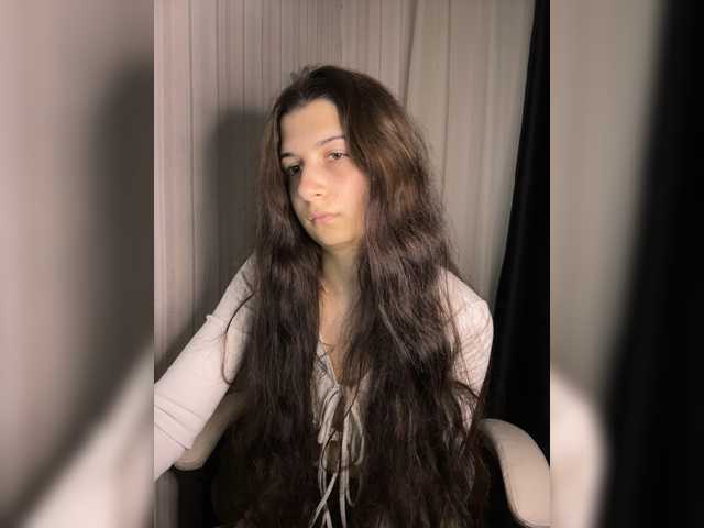 Plutonyashka live webcam show