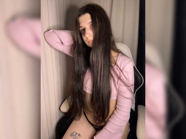 Plutonyashka live cam on BongaCams