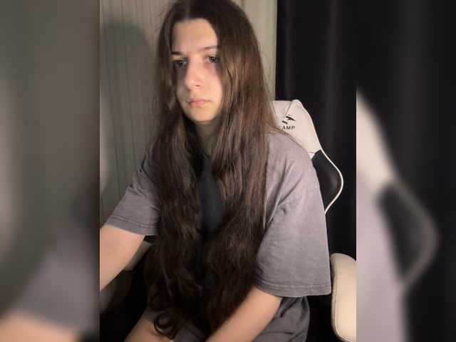 Plutonyashka live cam on BongaCams