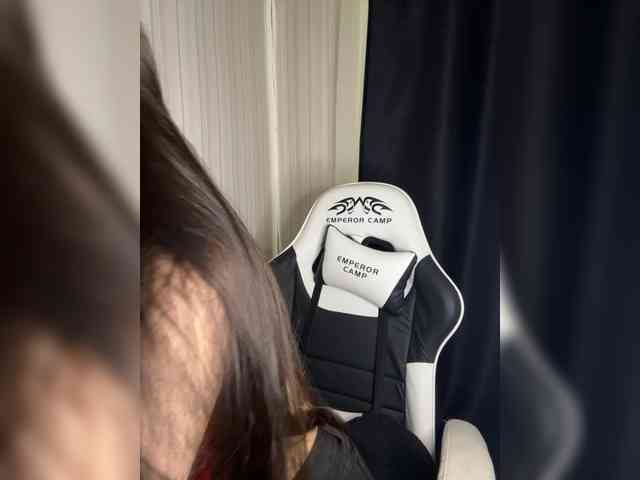 Plutonyashka webcam