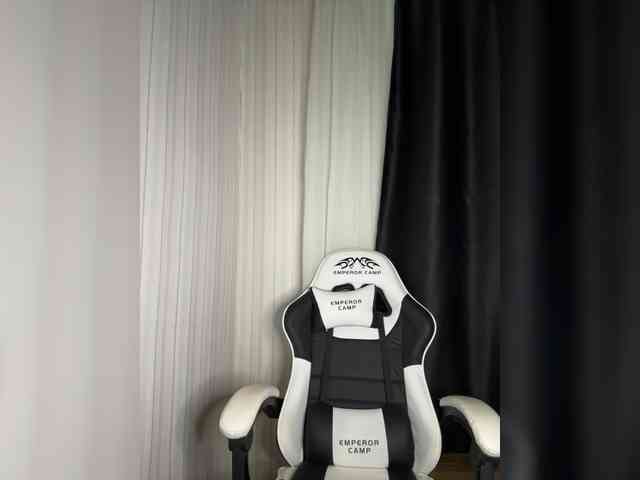 Plutonyashka webcam