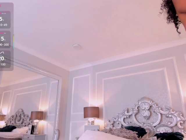 MirandaLuna live cam on BongaCams