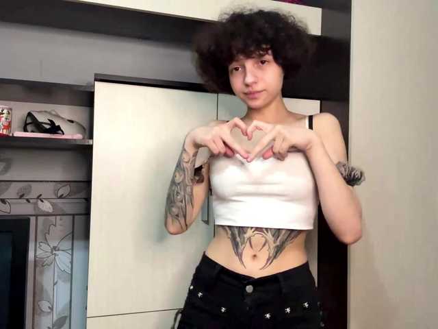Nikatyan live cam on BongaCams