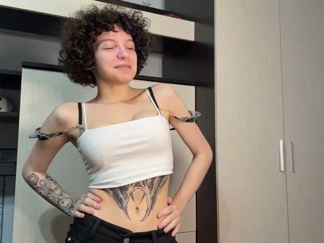 Nikatyan live cam on BongaCams