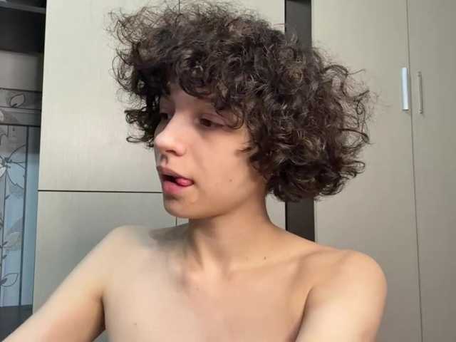 Nikatyan live cam on BongaCams