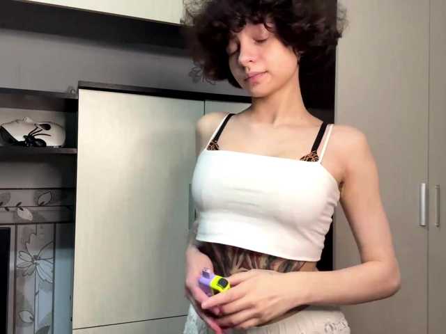 Nikatyan live cam on BongaCams