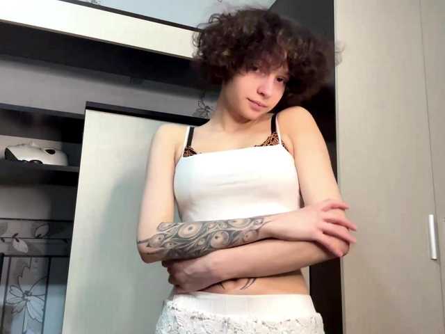 Nikatyan live cam on BongaCams