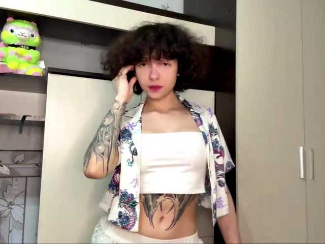 Nikatyan live cam on BongaCams