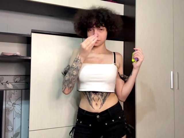 Nikatyan live cam on BongaCams