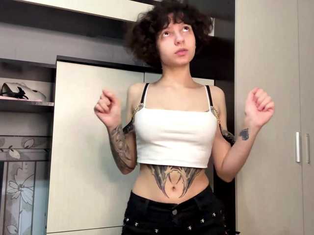 Nikatyan live cam on BongaCams