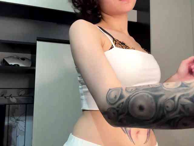 Model: Nikatyan