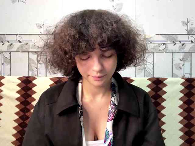 Model: Nikatyan