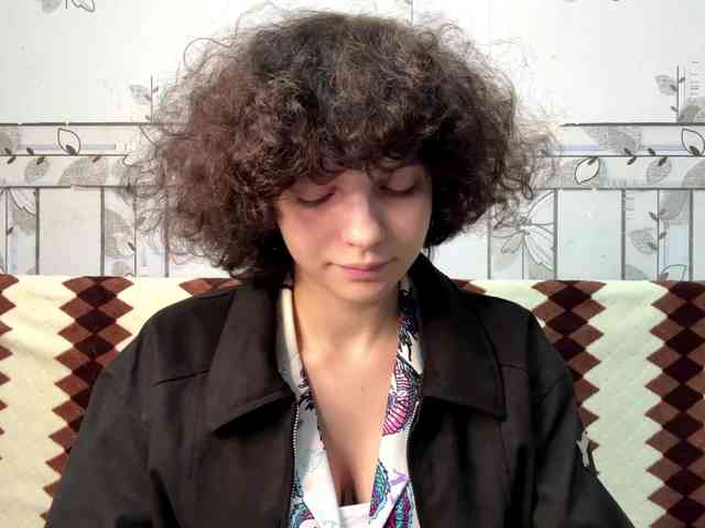 Model: Nikatyan