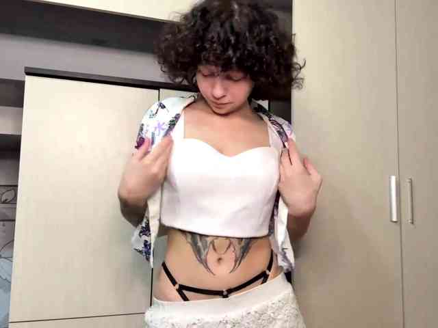 Model: Nikatyan