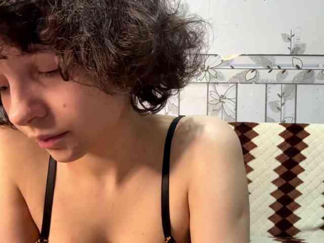 Model: Nikatyan