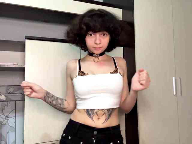 Nikatyan Live Webcam on BongaCams