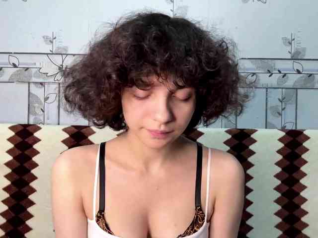 Model: Nikatyan