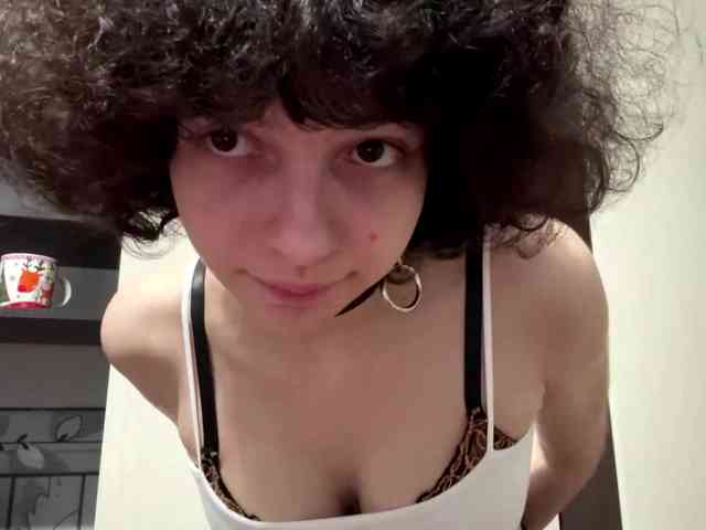 Model: Nikatyan