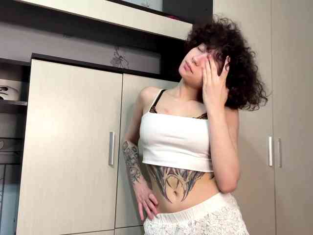 Model: Nikatyan