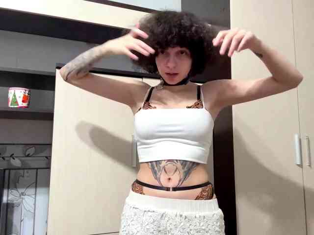 Model: Nikatyan